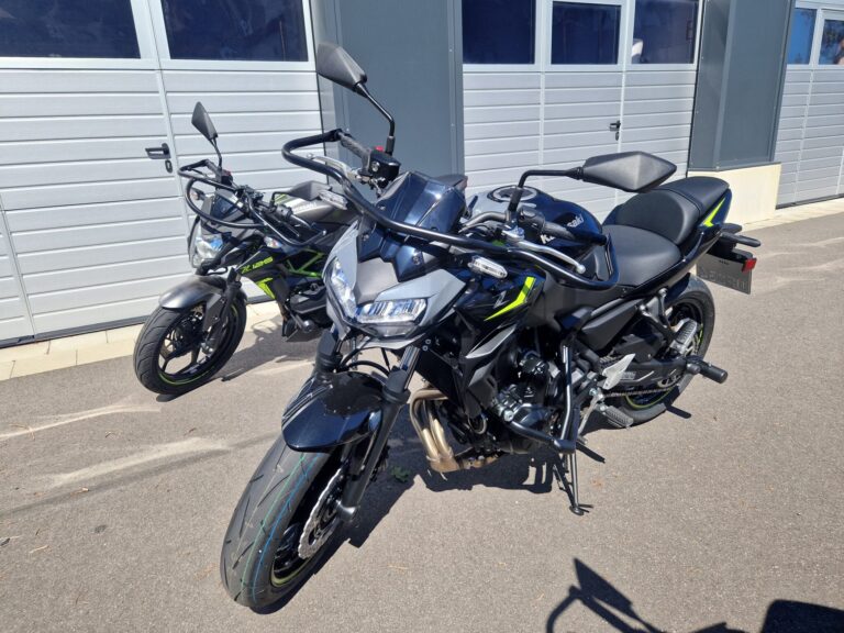 Kawasaki Z650 Fahrschule Hager 2048x1536 1